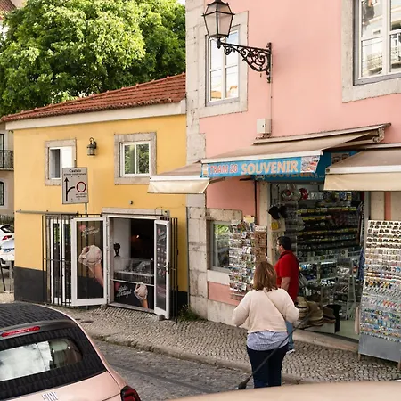 Group-friendly 4br Duplex Castle View شقة Lisboa