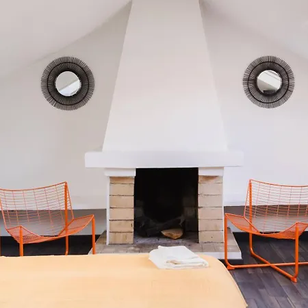 Group-Friendly 4Br Duplex Castle View Wac
