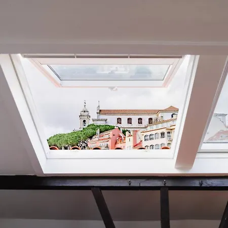 Group-Friendly 4Br Duplex Castle View In Lisbon 아파트 *