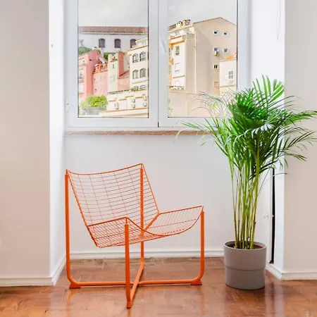 Group-Friendly 4Br Duplex Castle View In Lisbon *