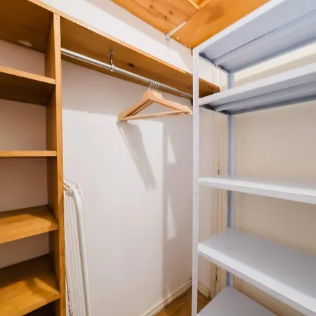 Group-Friendly 4Br Duplex Castle View In Lisbon 아파트 *
