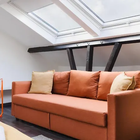 Apartment Castle Views Luxe 4br Duplex In Lisbon