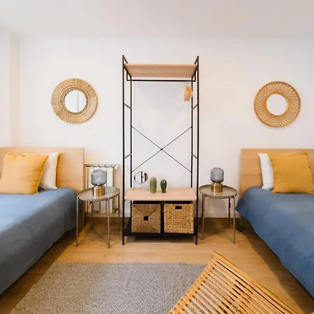 Group-Friendly 4Br Duplex Castle View In Lisbon * 리스본