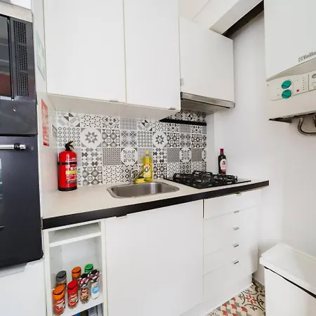 Apartment Group-Friendly 4Br Duplex Castle View Wac