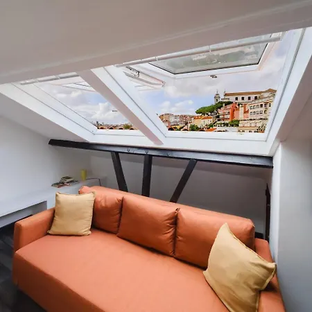 Group-Friendly 4Br Duplex Castle View In Lisbon 아파트 *