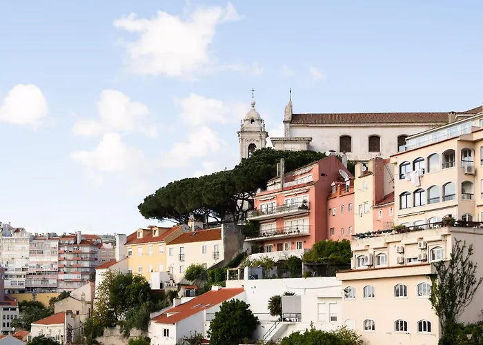 Group-friendly 4br Duplex Castle View *