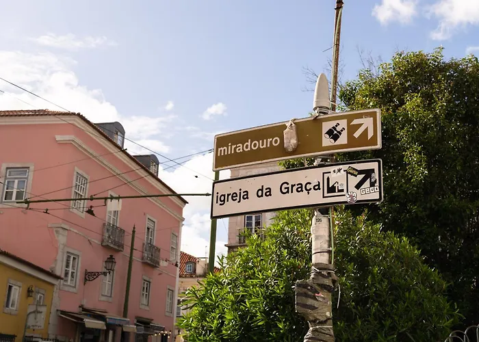 Group-friendly 4br Duplex Castle View リスボン