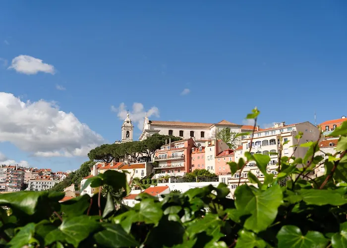 Group-friendly 4br Duplex Castle View * リスボン