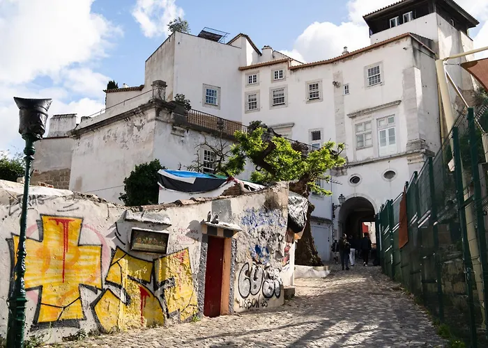 Group-friendly 4br Duplex Castle View Апартаменти *