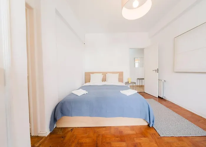 Group-friendly 4br Duplex Castle View リスボン