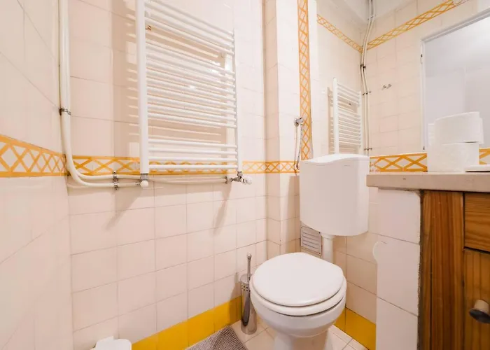 Group-friendly 4br Duplex Castle View Лісабон