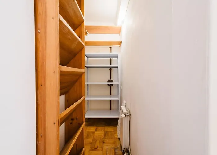 Group-friendly 4br Duplex Castle View * Лісабон