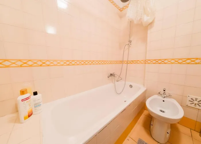 アパート Group-friendly 4br Duplex Castle View