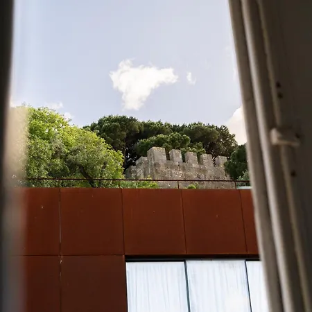 Group-friendly 4br Duplex Castle View Apartament