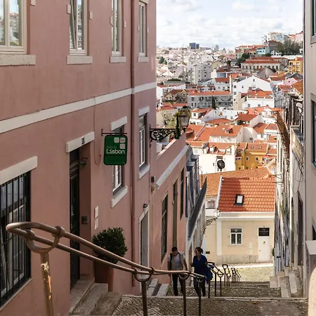 Group-friendly 4br Duplex Castle View Apartament *