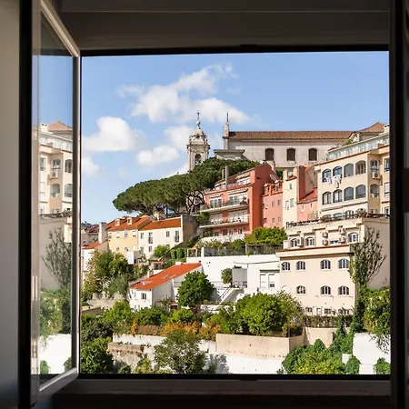 Group-friendly 4br Duplex Castle View Apartament *