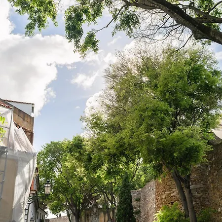 Group-friendly 4br Duplex Castle View * Lizbona