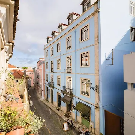 Group-friendly 4br Duplex Castle View Apartament *